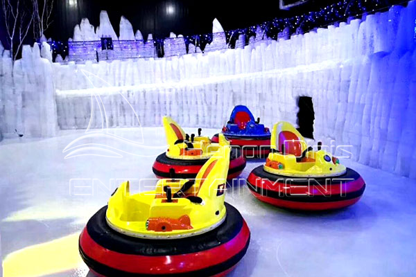 Conduisez des Dodgems sur la glace