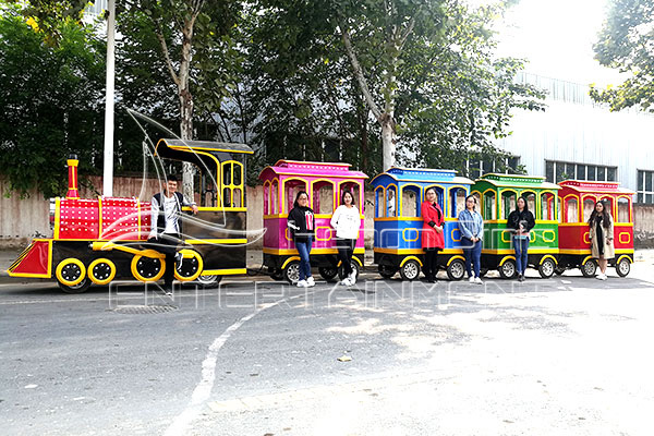 Tren fără șine pentru petrecere