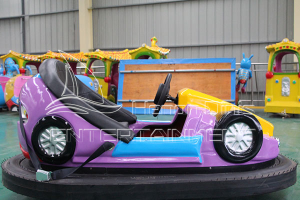 የውጪ Funfair Dodgems