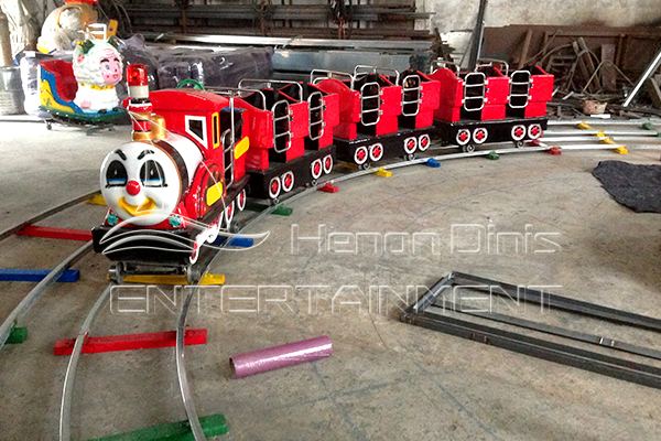 ពេញនិយម Thomas the Tank Engine Mini Rideable Trains សម្រាប់លក់