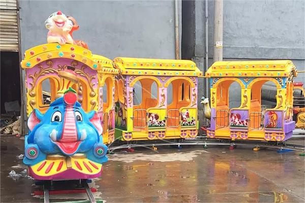 Sloní mini dráhový vlak na karneval