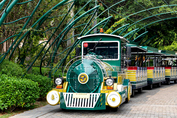 Tout nouveau train routier touristique