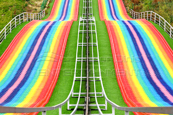 Ganda-jalur Dry Snow Rainbow Slides Luar