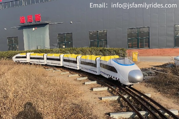 Projekt miniaturowej kolei dużych prędkości wykonany przez firmę Dinis Backyard Train Company