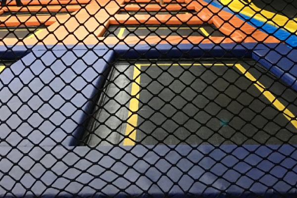 PVC Enclosure of Jumping Trampoline Park for Jumpers' Safety