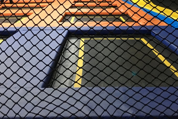 PVC Enclosure ntawm Jumping Trampoline Park rau Jumpers 'Kev Nyab Xeeb